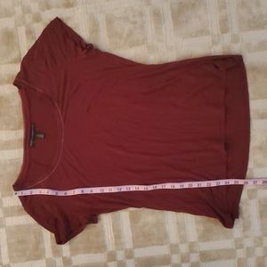 White house black market maroon tee XL